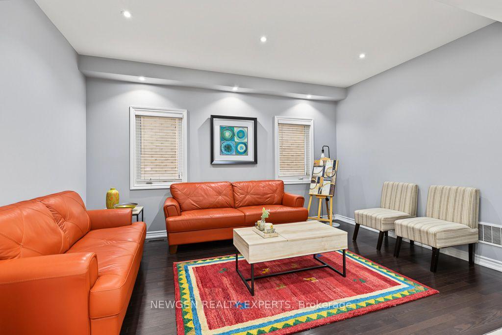 Photo 12 of 43 Lone Rock Circle, Brampton, Bram East — HOMEH