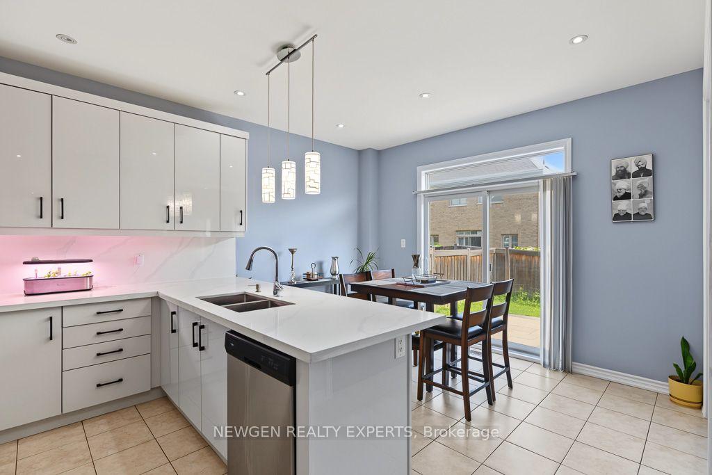 Photo 14 of 43 Lone Rock Circle, Brampton, Bram East — HOMEH