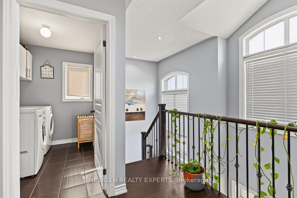Photo 19 of 43 Lone Rock Circle, Brampton, Bram East — HOMEH