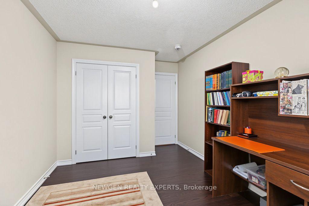 Photo 21 of 43 Lone Rock Circle, Brampton, Bram East — HOMEH