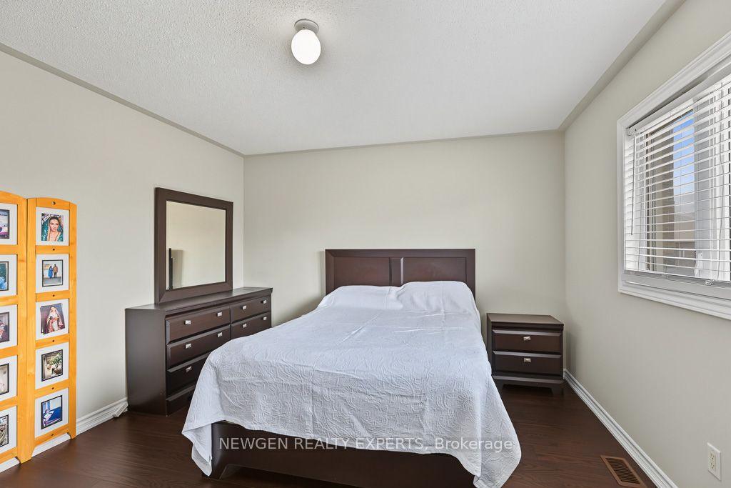 Photo 26 of 43 Lone Rock Circle, Brampton, Bram East — HOMEH