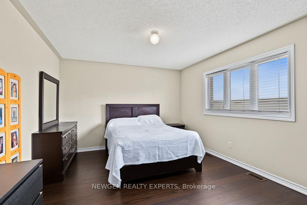 Photo 27 of 43 Lone Rock Circle, Brampton, Bram East — HOMEH