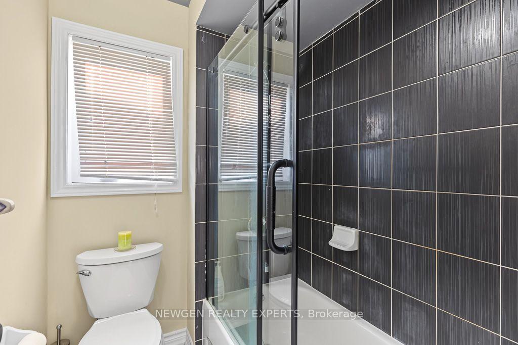 Photo 34 of 43 Lone Rock Circle, Brampton, Bram East — HOMEH