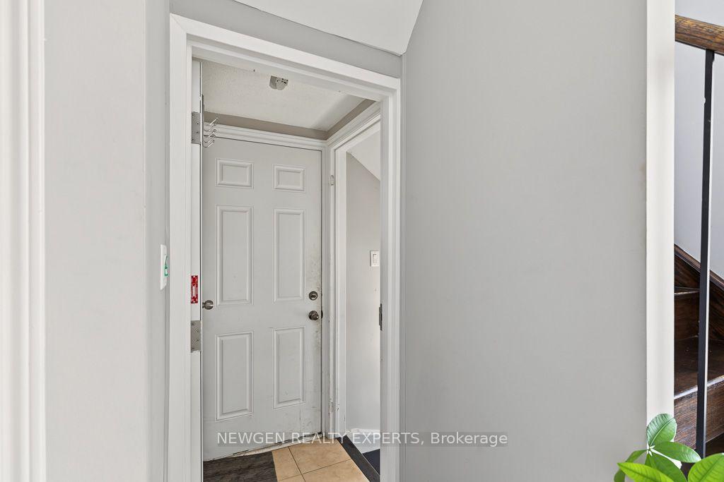 Photo 36 of 43 Lone Rock Circle, Brampton, Bram East — HOMEH