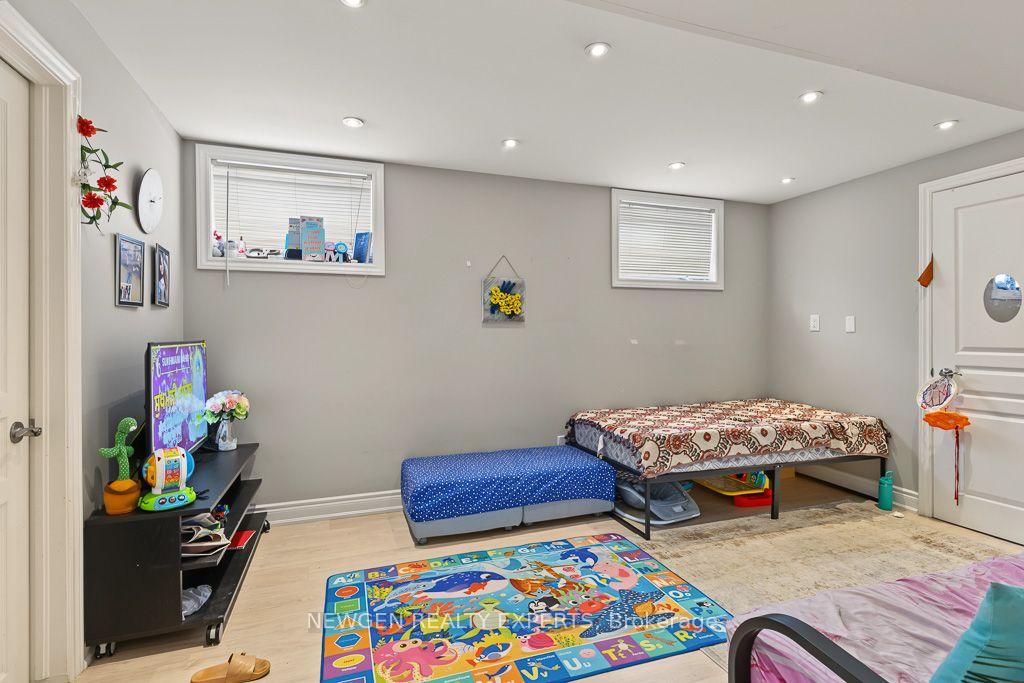 Photo 38 of 43 Lone Rock Circle, Brampton, Bram East — HOMEH