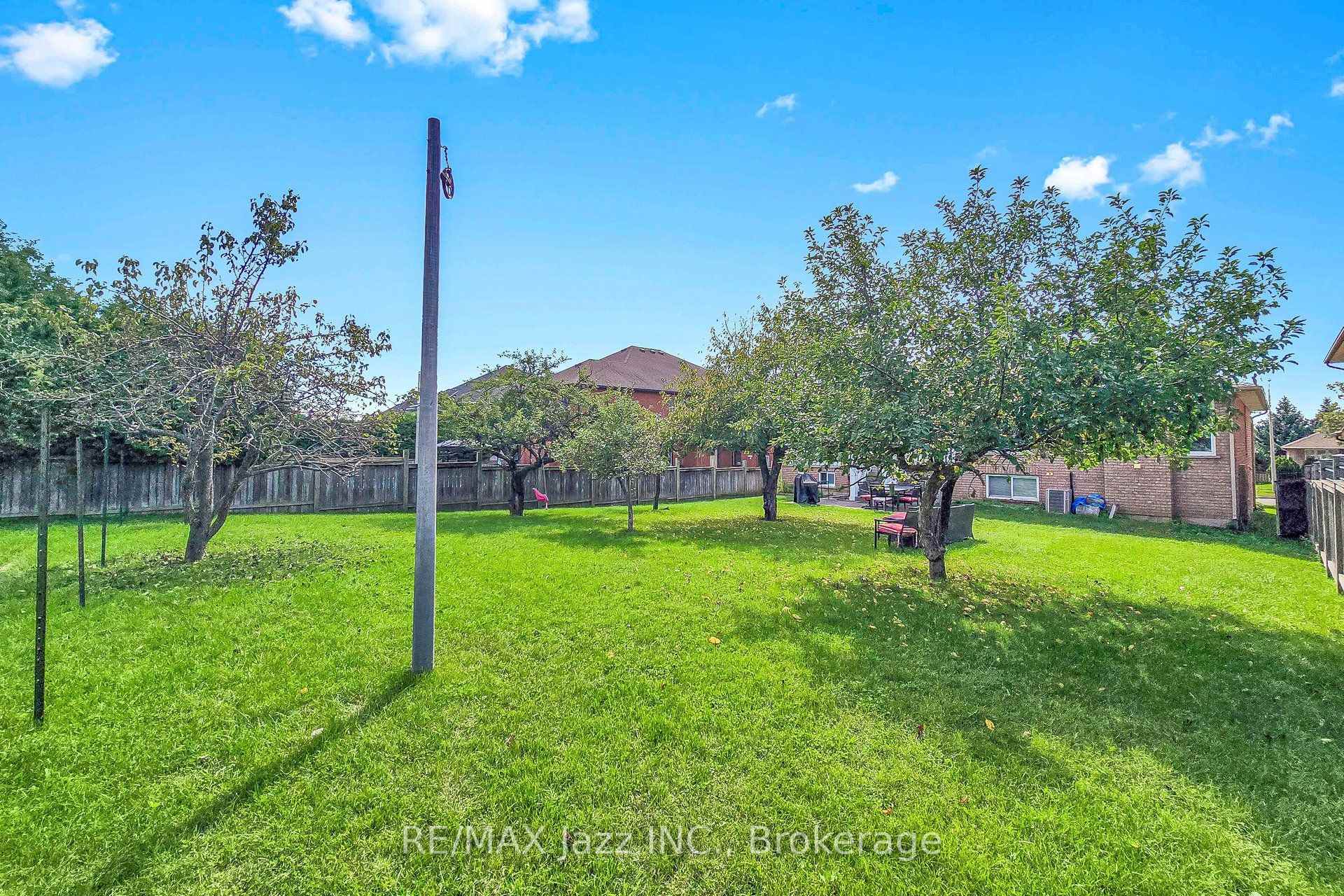 Photo 49 of 119 Elizabeth Street, Oshawa, McLaughlin — HOMEH