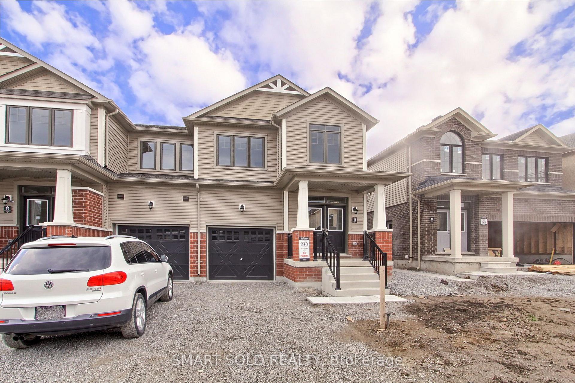 Photo 2 of 15 Durham Avenue, Barrie, Rural Barrie Southeast — HOMEH