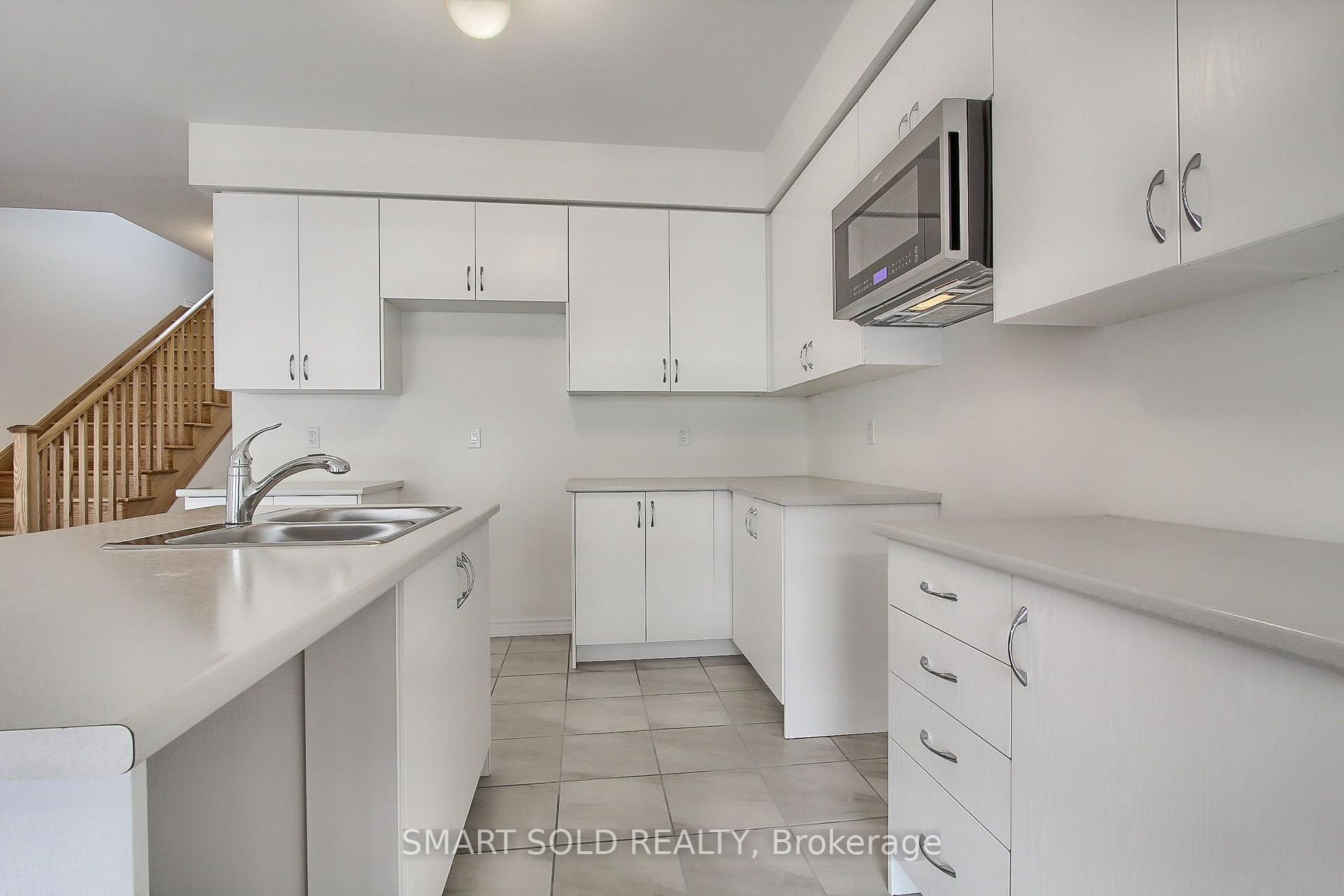 Photo 9 of 15 Durham Avenue, Barrie, Rural Barrie Southeast — HOMEH