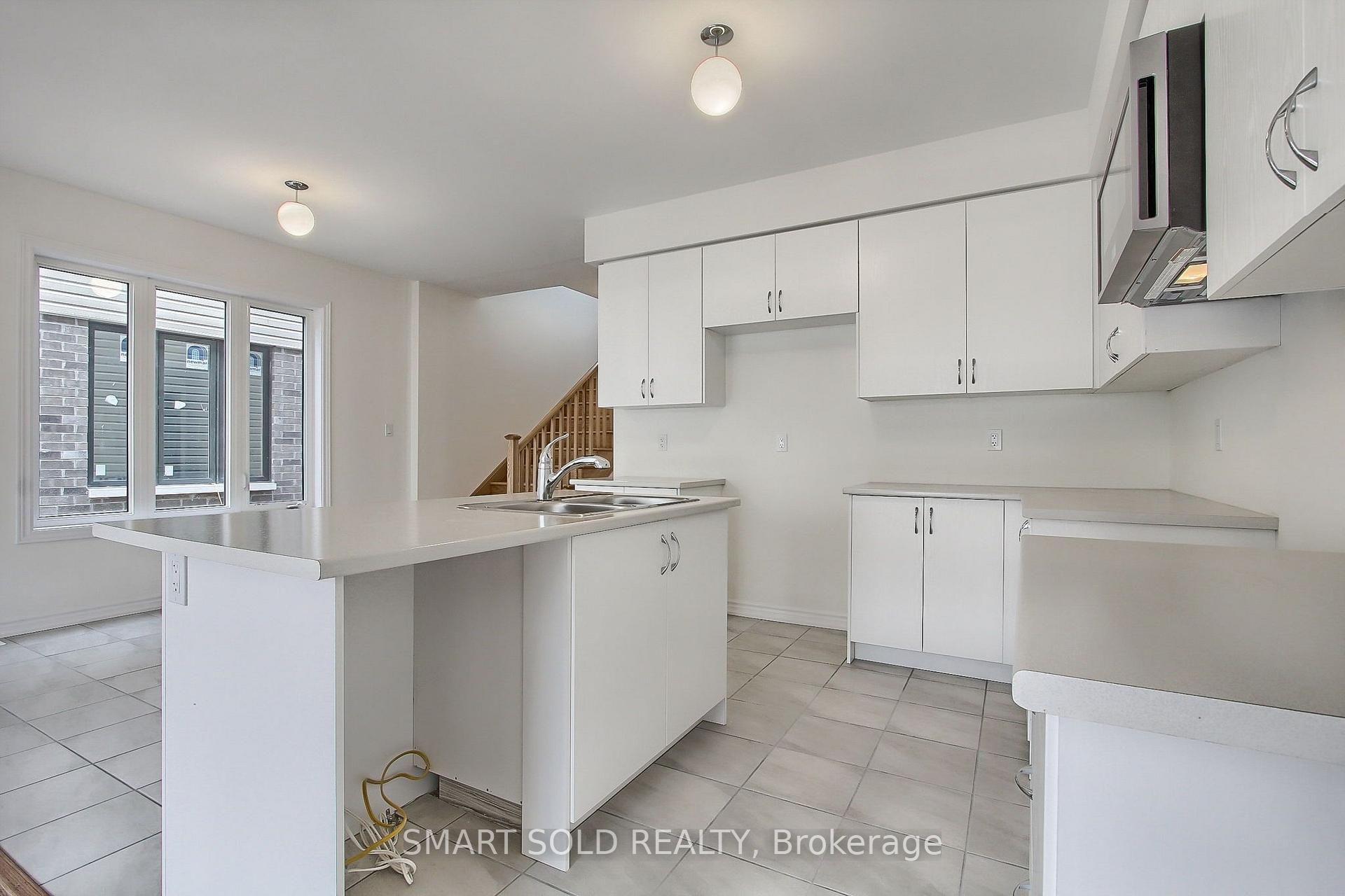 Photo 10 of 15 Durham Avenue, Barrie, Rural Barrie Southeast — HOMEH