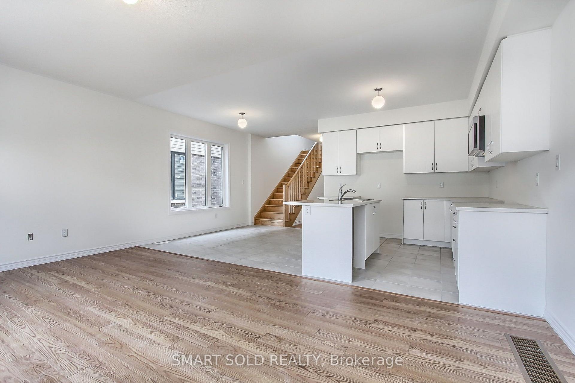Photo 16 of 15 Durham Avenue, Barrie, Rural Barrie Southeast — HOMEH