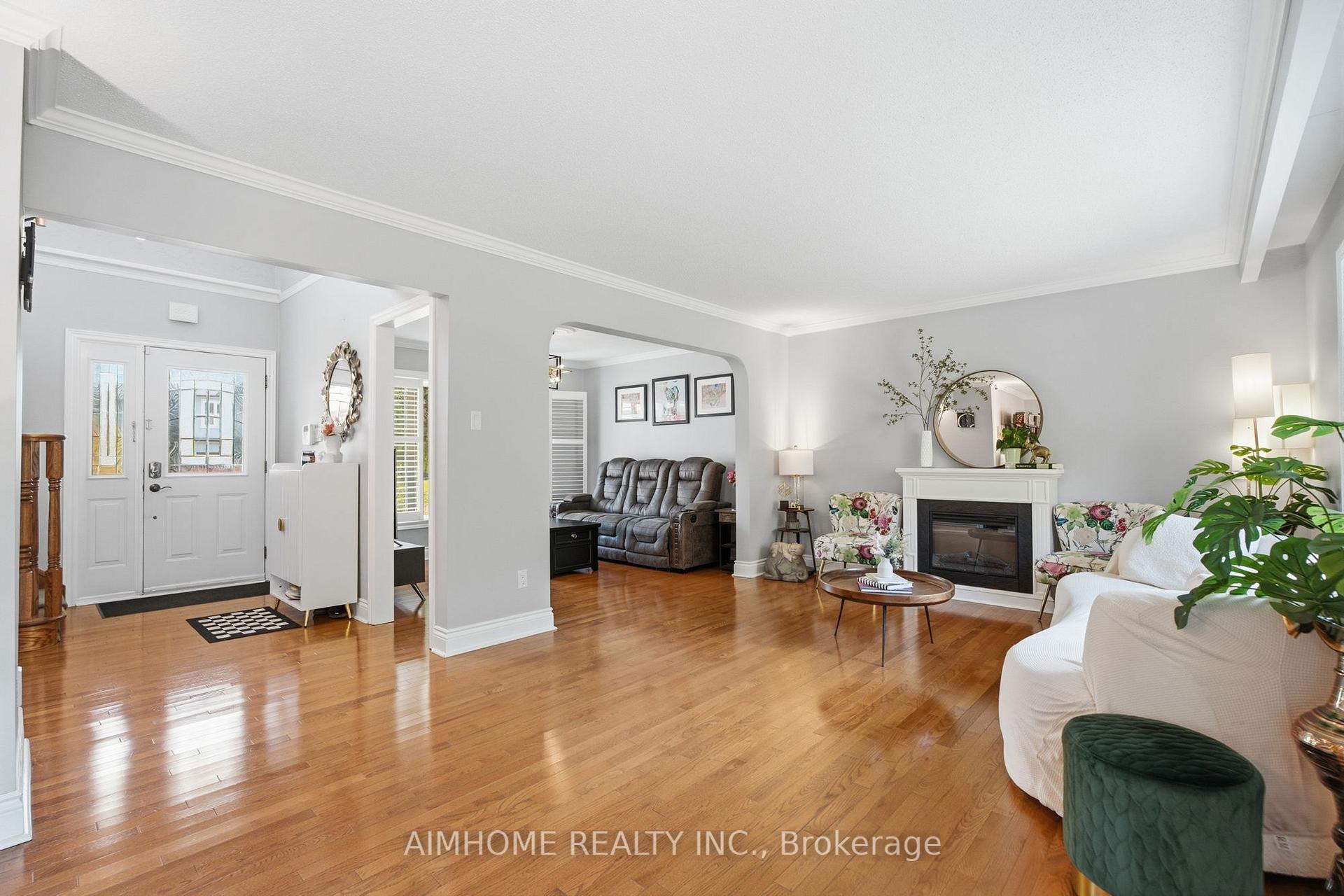 Photo 8 of 18 Haviland Drive, Scarborough, Centennial Scarborough — HOMEH