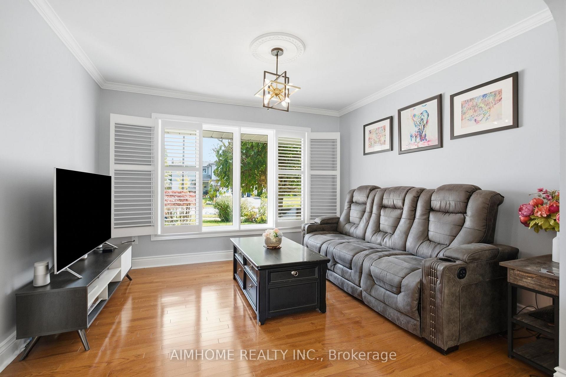 Photo 9 of 18 Haviland Drive, Scarborough, Centennial Scarborough — HOMEH