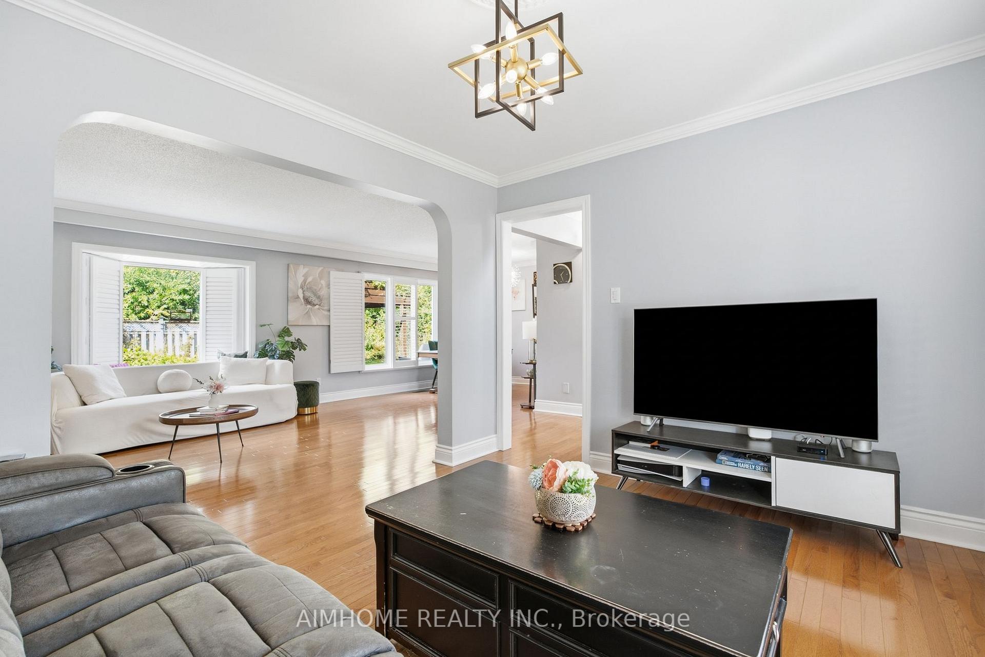 Photo 10 of 18 Haviland Drive, Scarborough, Centennial Scarborough — HOMEH