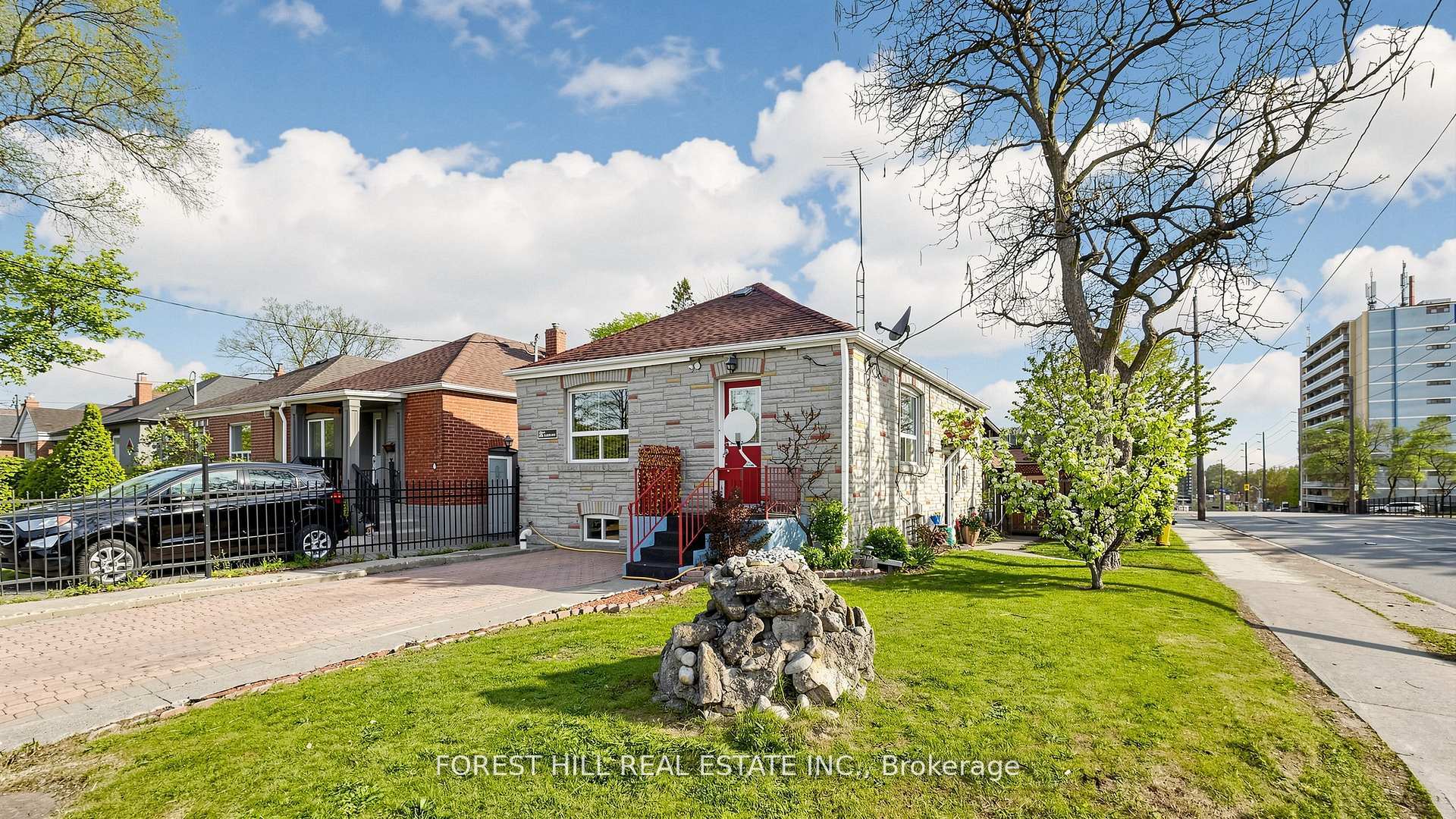Photo of 2 Ellins Avenue