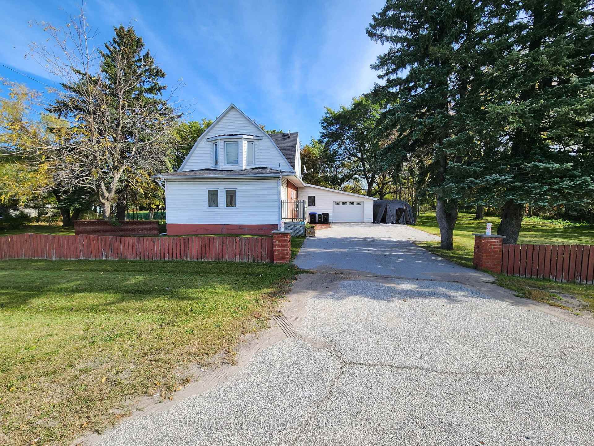 Photo 1 of 5427 Yonge Street, Innisfil, Rural Innisfil — HOMEH