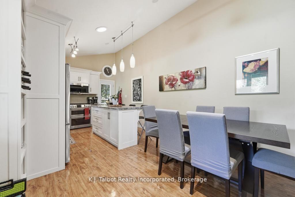 Photo 12 of 6 David Street, Bluewater, Bayfield — HOMEH