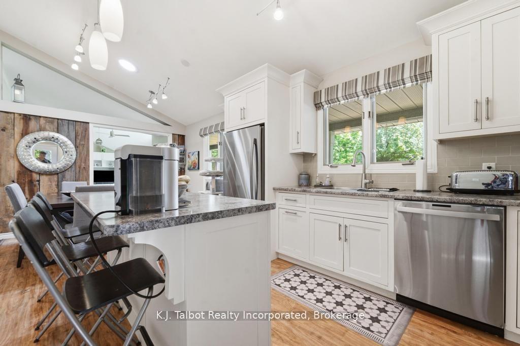 Photo 15 of 6 David Street, Bluewater, Bayfield — HOMEH
