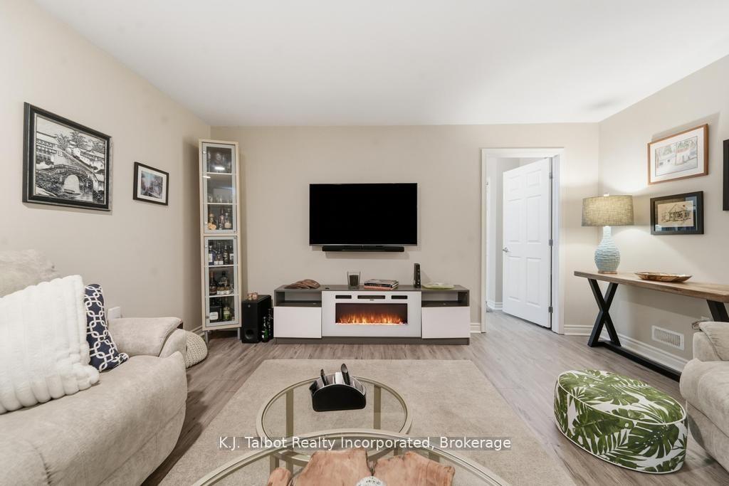 Photo 37 of 6 David Street, Bluewater, Bayfield — HOMEH