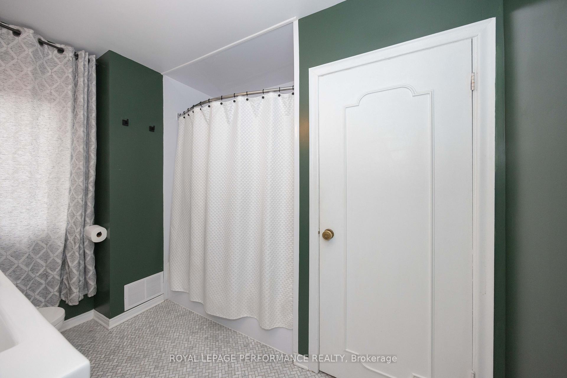 Photo 27 of 340 St-Denis Street, Ottawa, Vanier — HOMEH