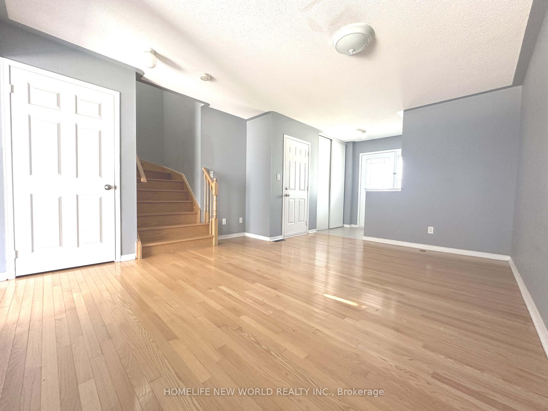 Photo 3 of 7 Ulson Drive S, Richmond Hill, Oak Ridges — HOMEH