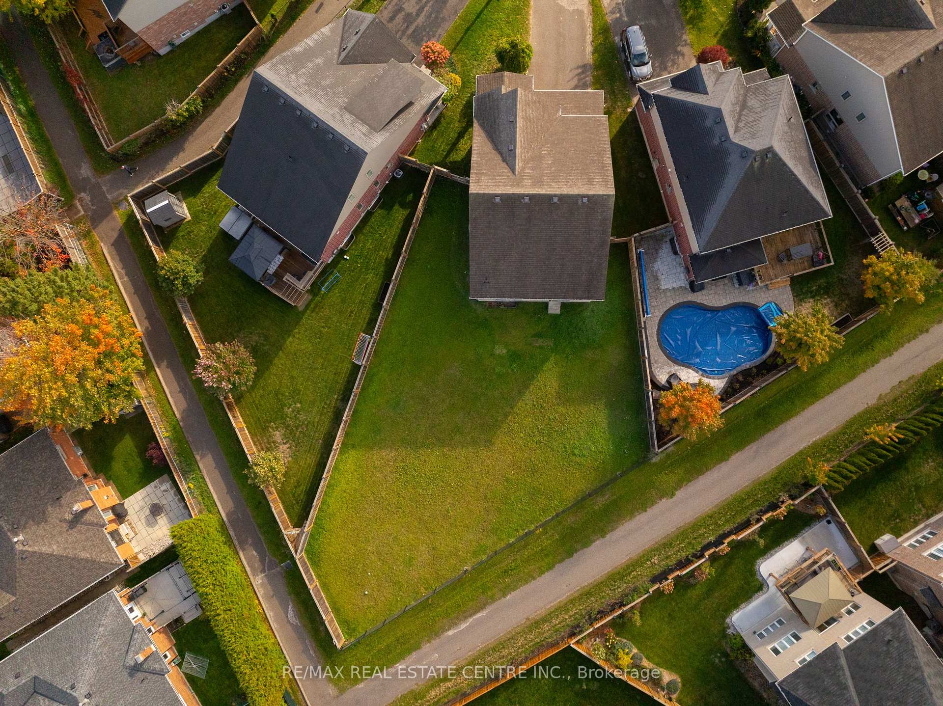 Photo 2 of 51 Laverty Crescent, Orangeville — HOMEH