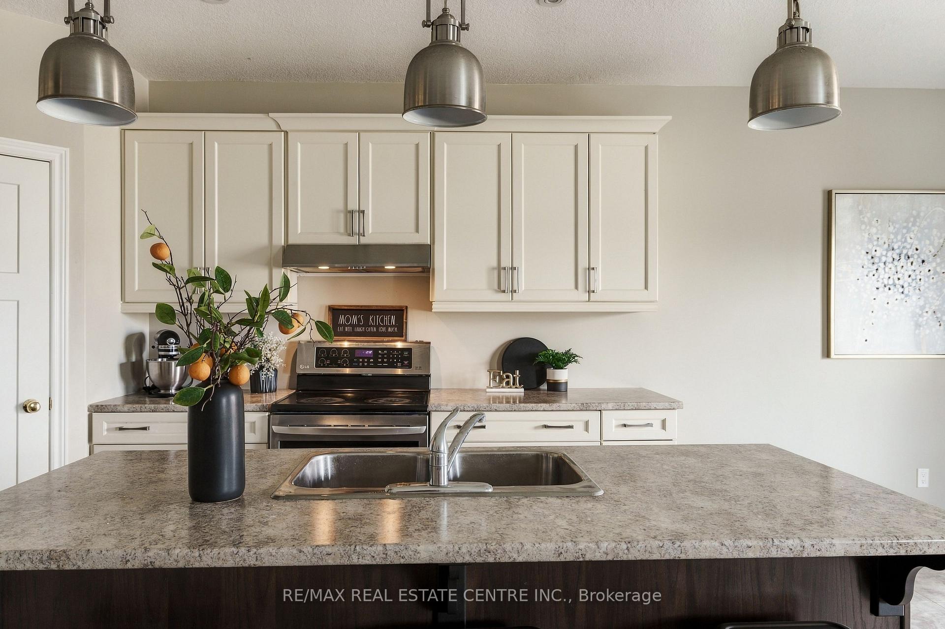 Photo 7 of 51 Laverty Crescent, Orangeville — HOMEH