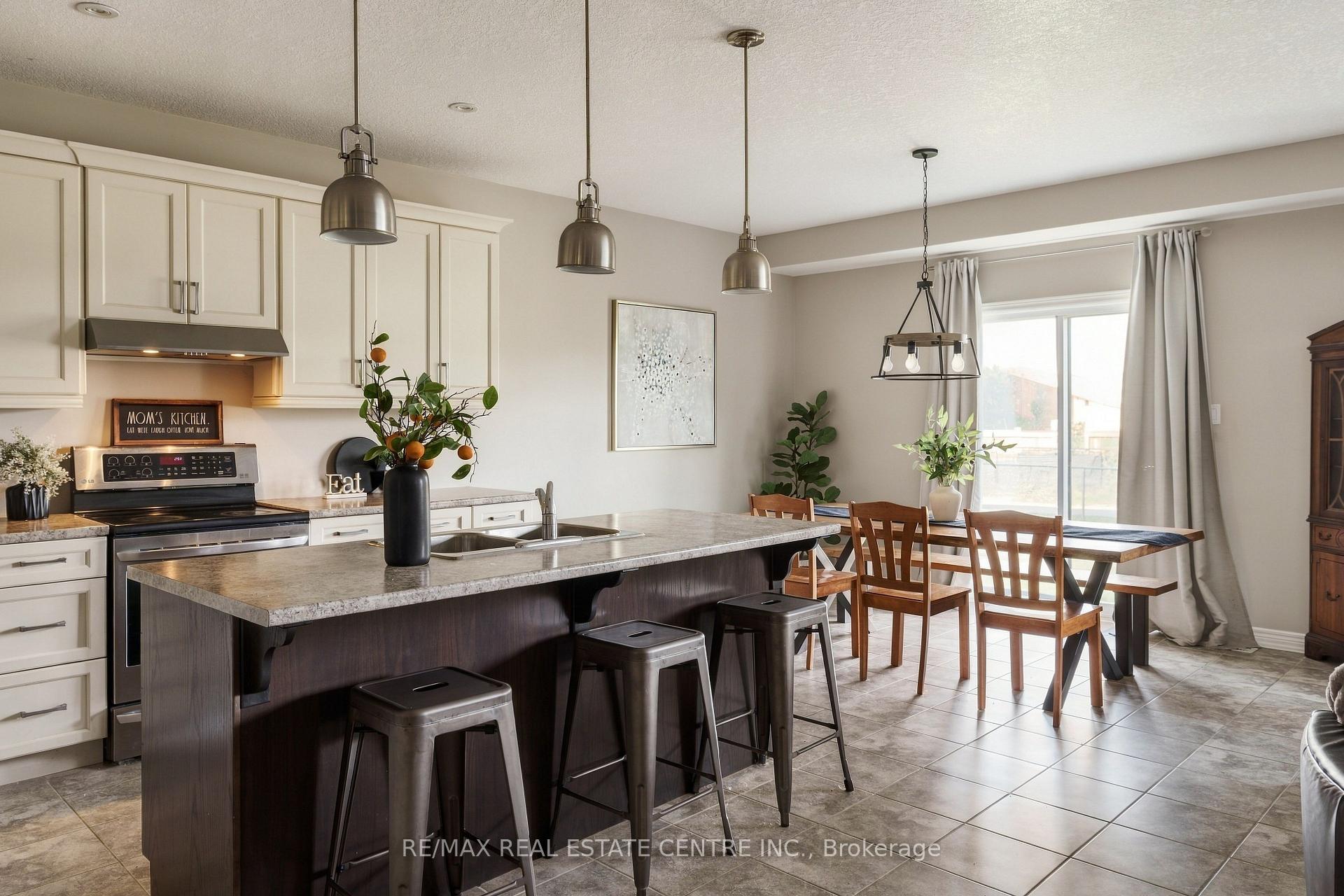 Photo 9 of 51 Laverty Crescent, Orangeville — HOMEH