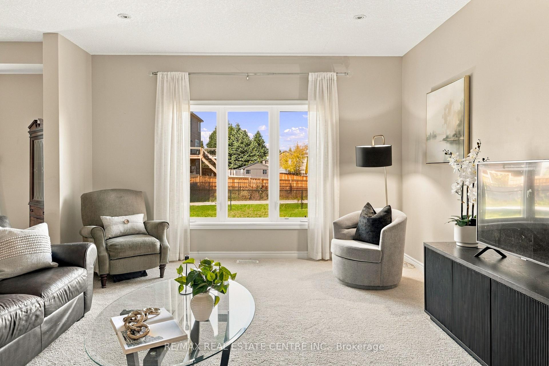 Photo 15 of 51 Laverty Crescent, Orangeville — HOMEH