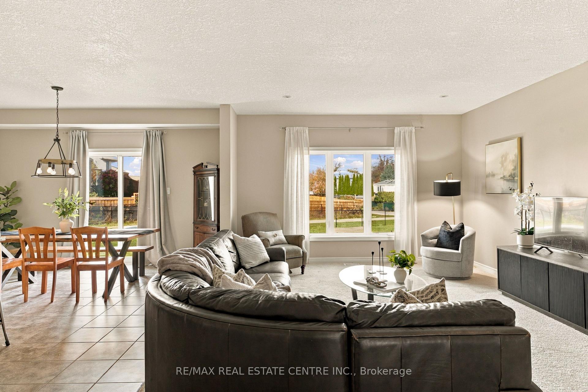 Photo 16 of 51 Laverty Crescent, Orangeville — HOMEH