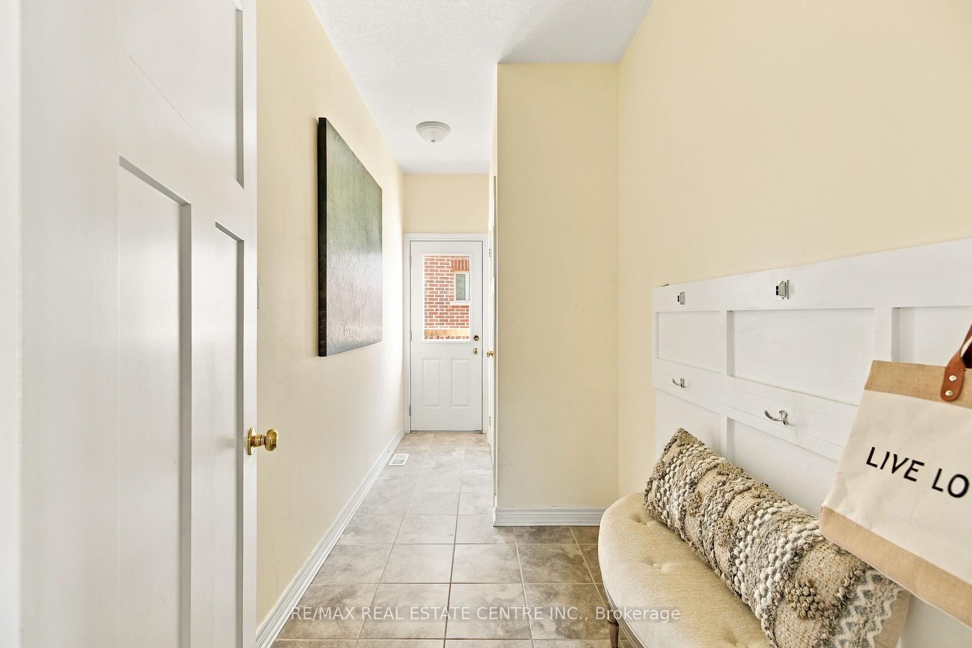 Photo 20 of 51 Laverty Crescent, Orangeville — HOMEH