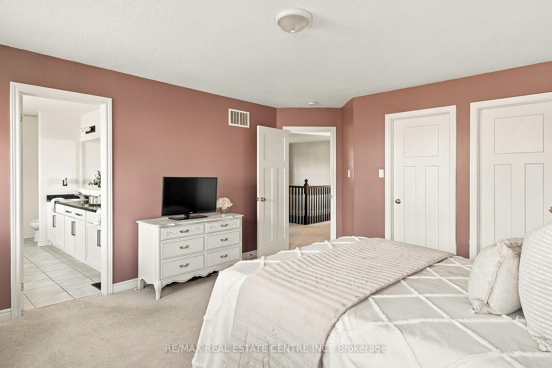 Photo 25 of 51 Laverty Crescent, Orangeville — HOMEH