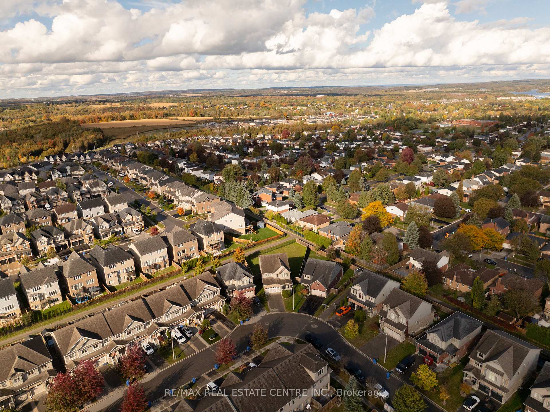 Photo 46 of 51 Laverty Crescent, Orangeville — HOMEH