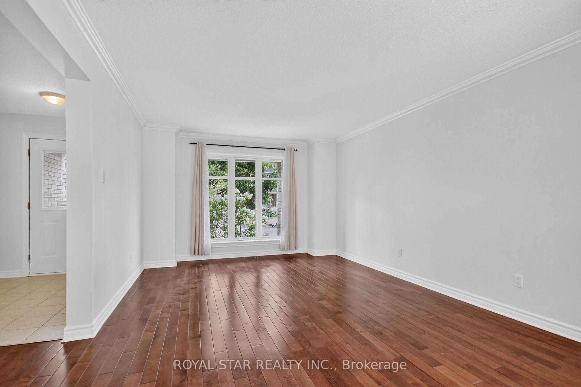 Photo 5 of 818 Long Point Circle, Ottawa, Blossom Park/Kemp Park/Findlay Creek — HOMEH