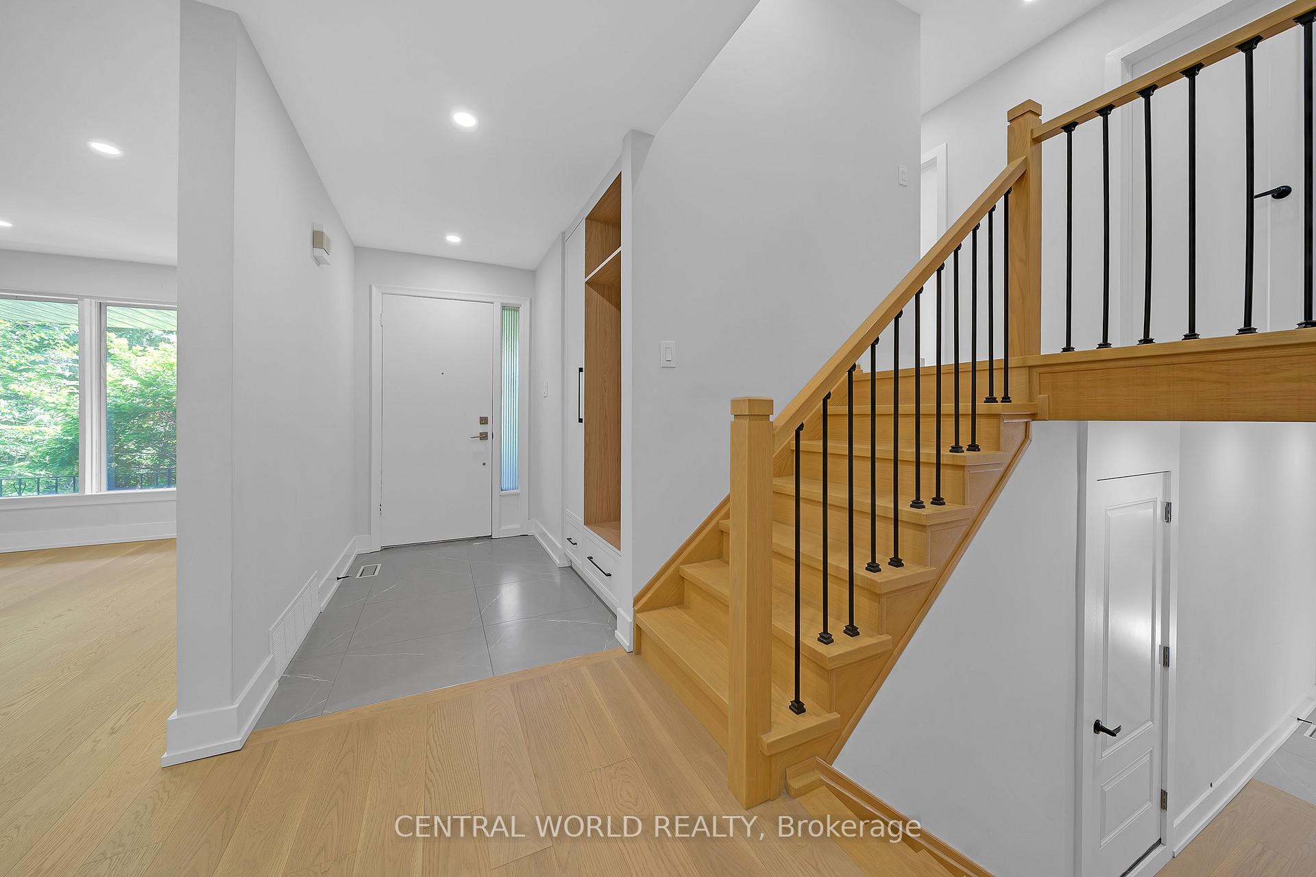 Photo 13 of 38 Denrock Drive, North York, Bayview Village — HOMEH