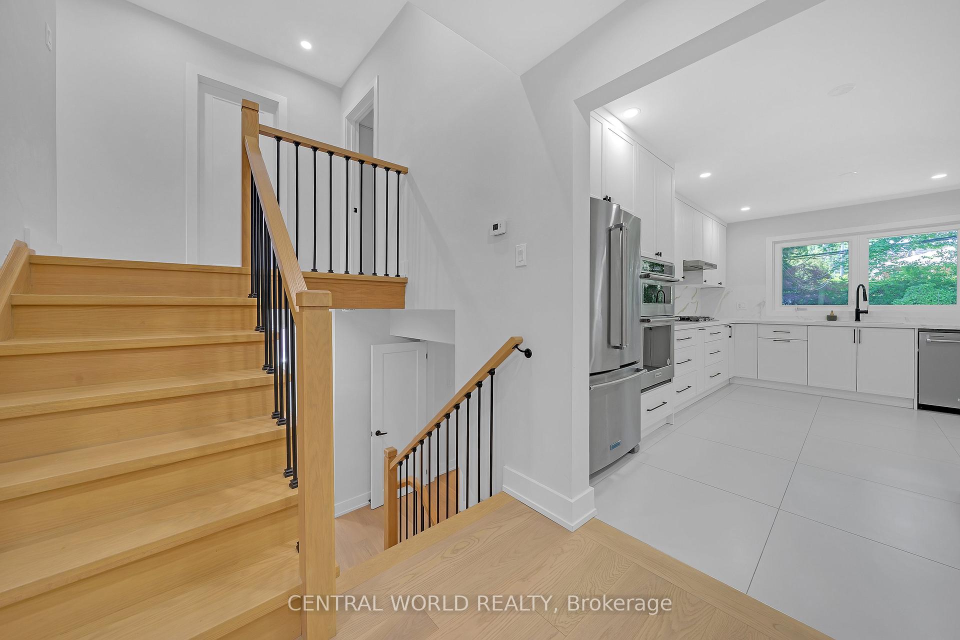 Photo 14 of 38 Denrock Drive, North York, Bayview Village — HOMEH