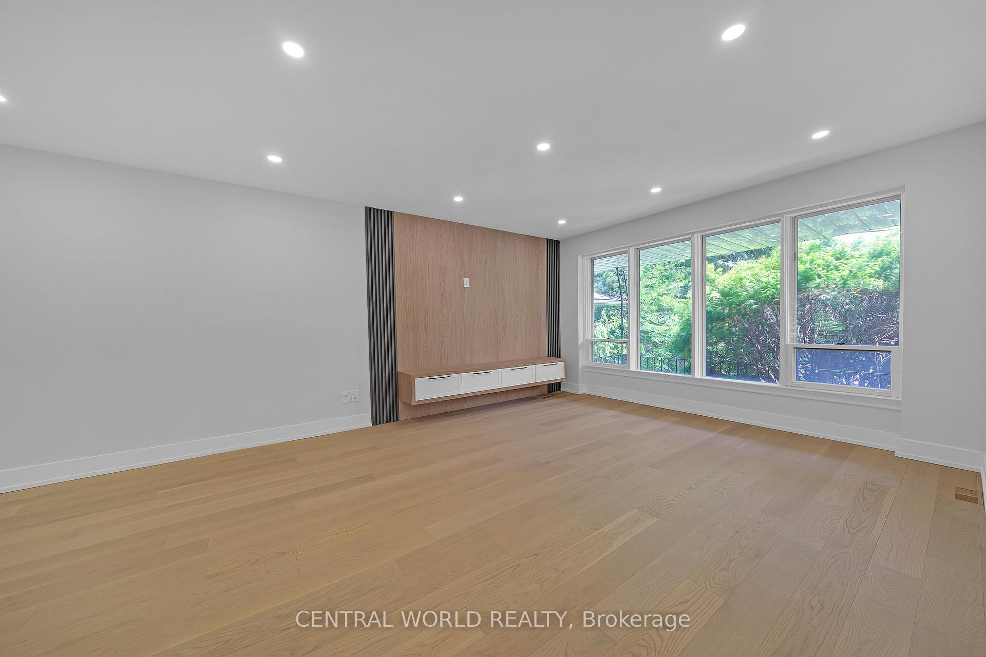 Photo 15 of 38 Denrock Drive, North York, Bayview Village — HOMEH
