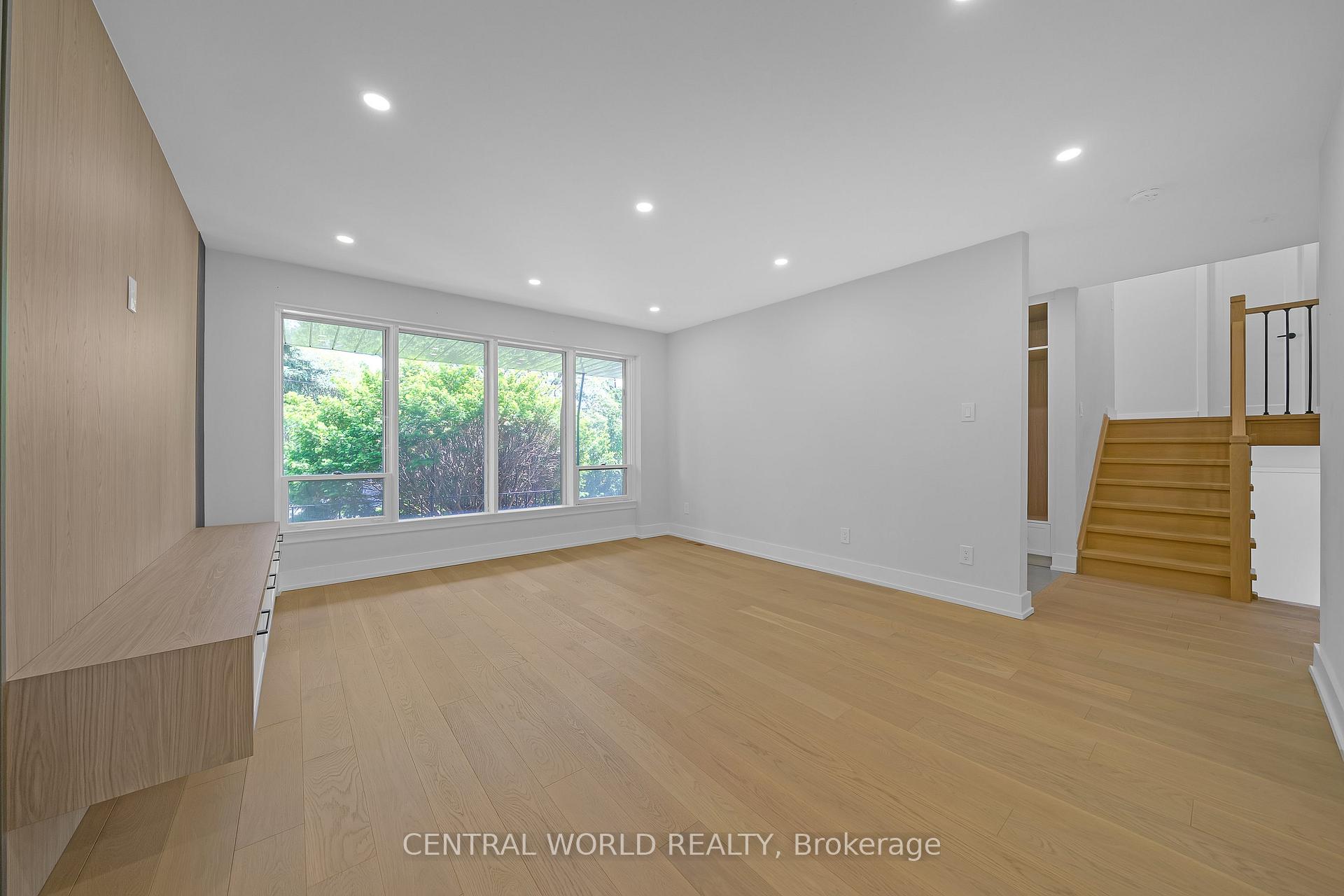 Photo 16 of 38 Denrock Drive, North York, Bayview Village — HOMEH
