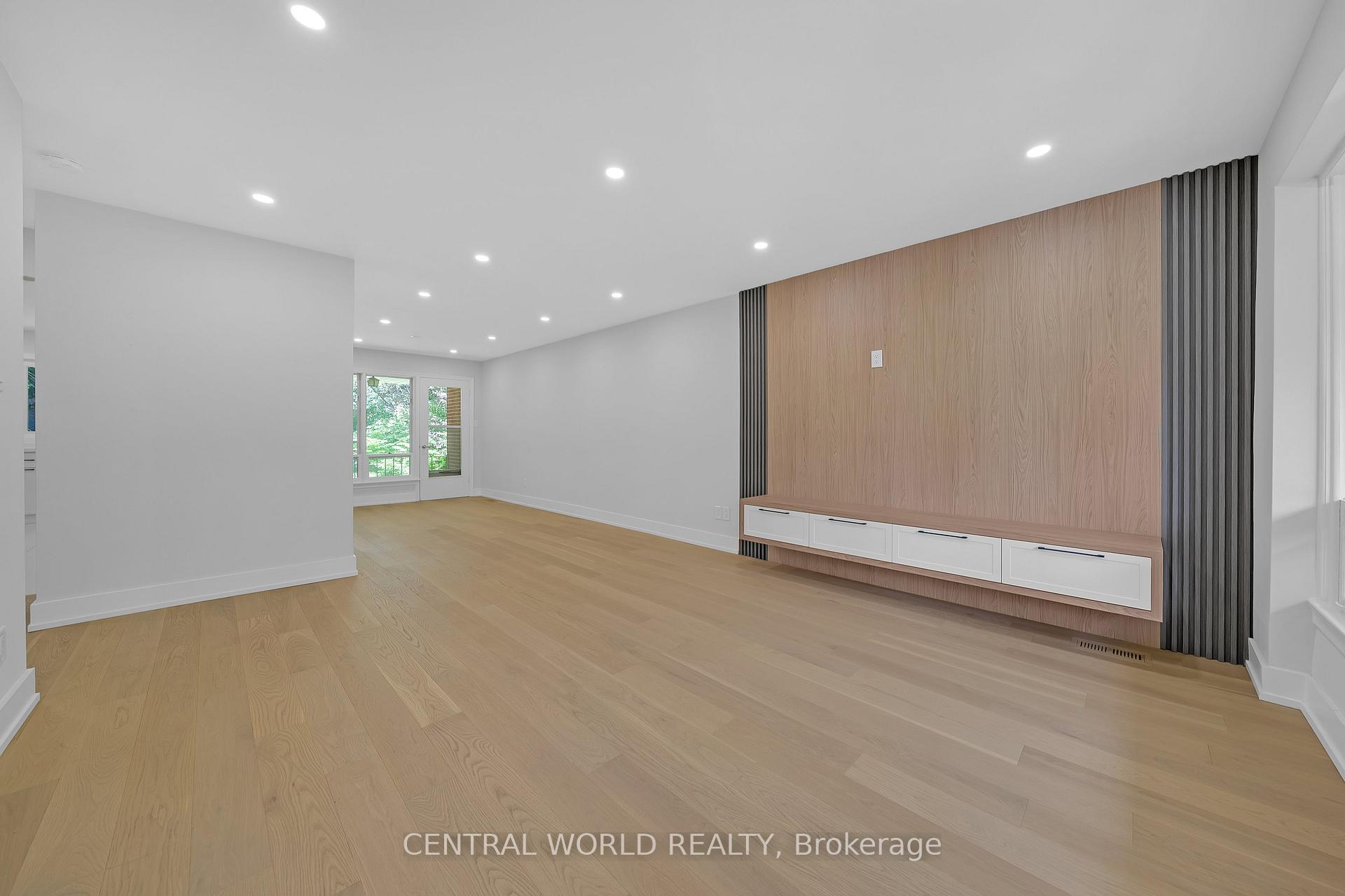 Photo 17 of 38 Denrock Drive, North York, Bayview Village — HOMEH