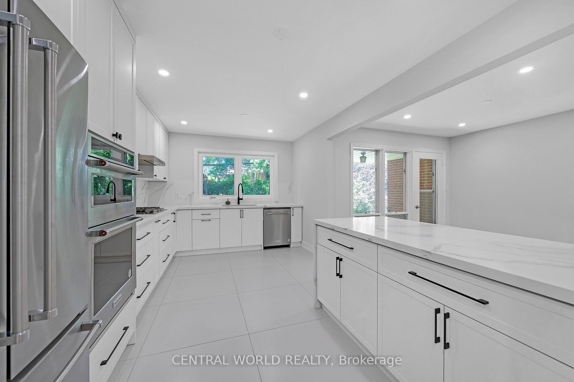 Photo 24 of 38 Denrock Drive, North York, Bayview Village — HOMEH