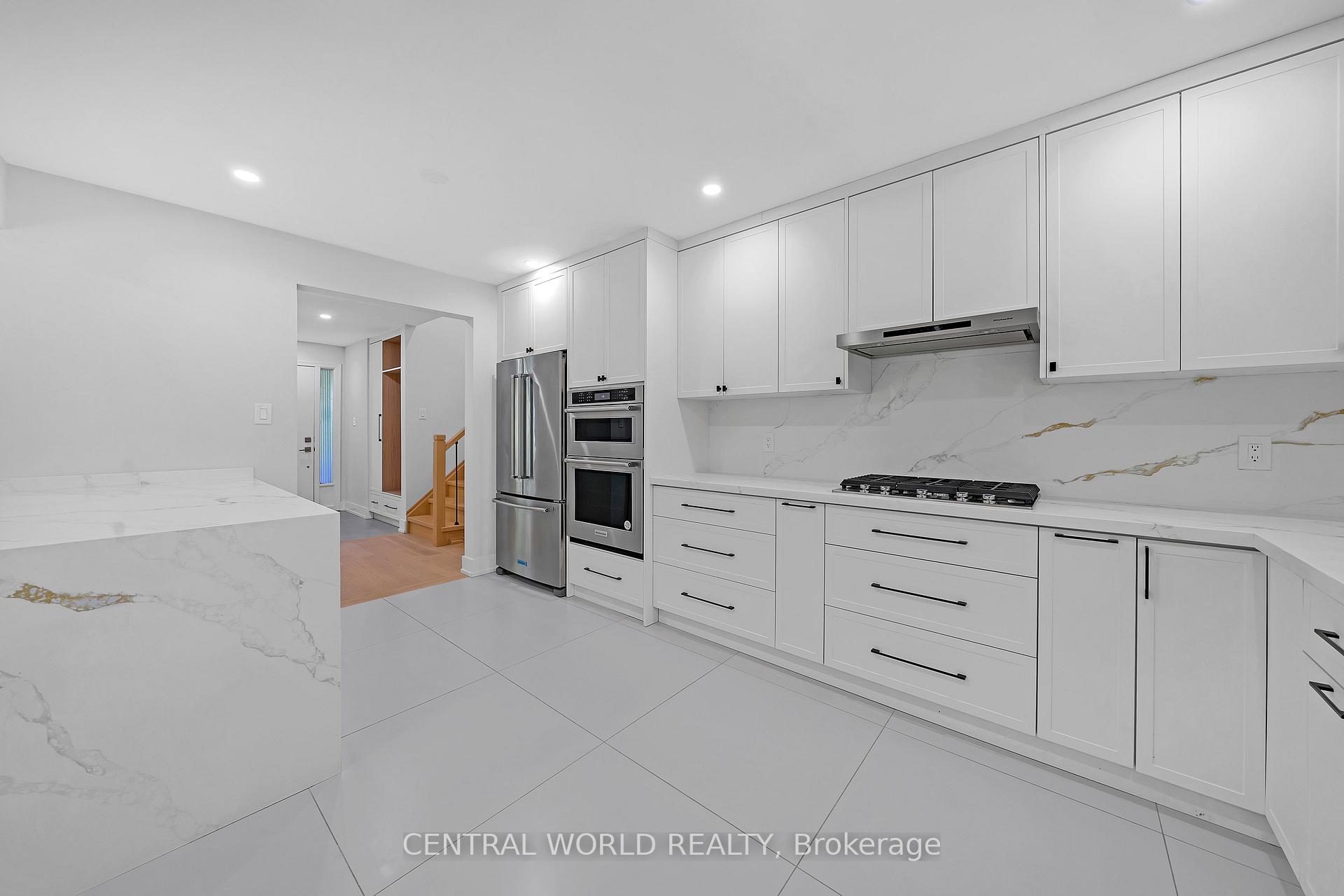 Photo 25 of 38 Denrock Drive, North York, Bayview Village — HOMEH
