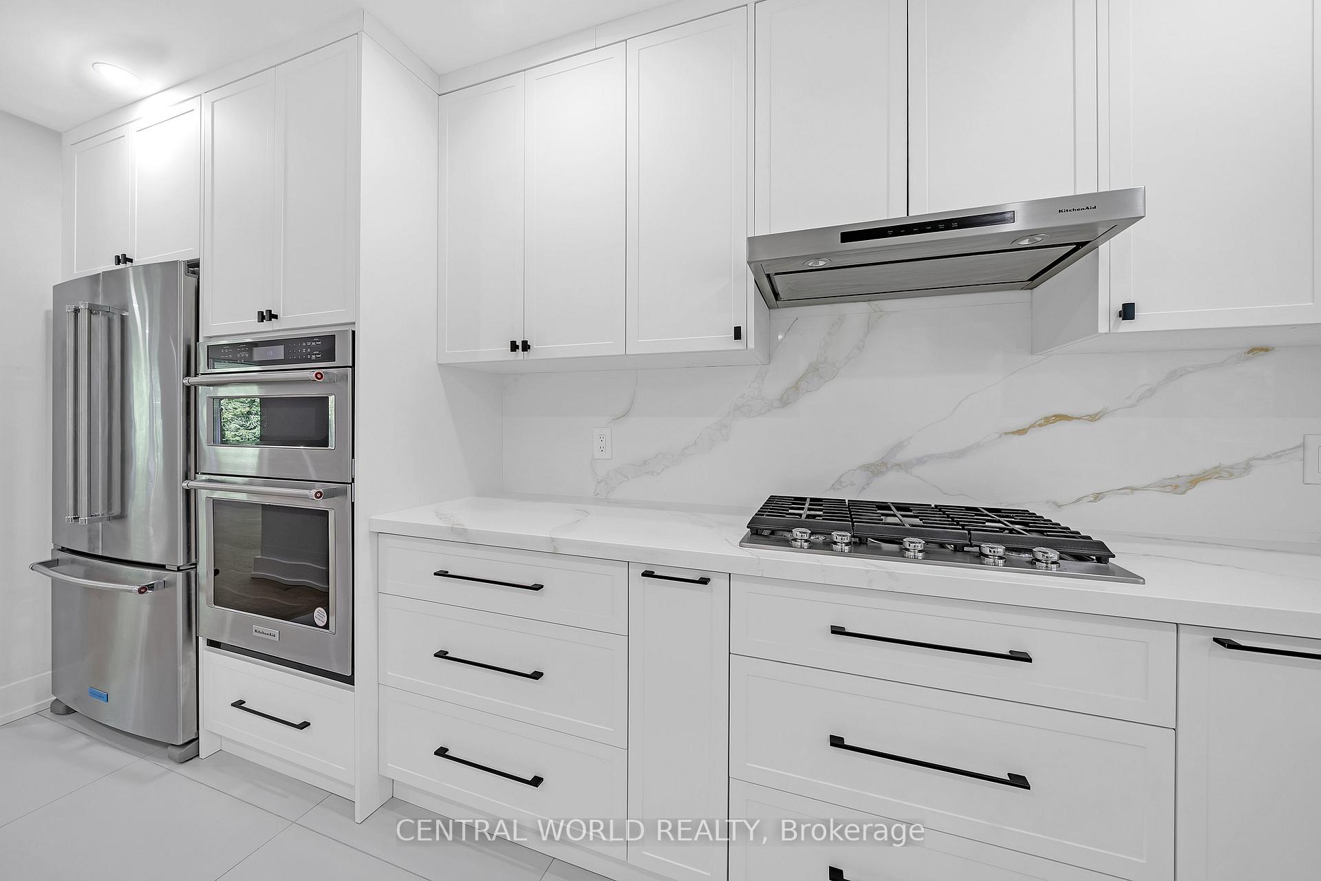 Photo 26 of 38 Denrock Drive, North York, Bayview Village — HOMEH