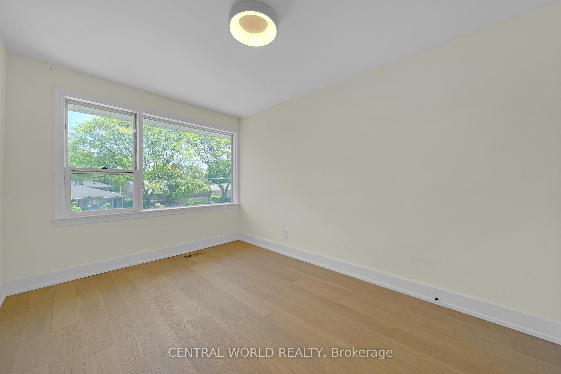 Photo 32 of 38 Denrock Drive, North York, Bayview Village — HOMEH