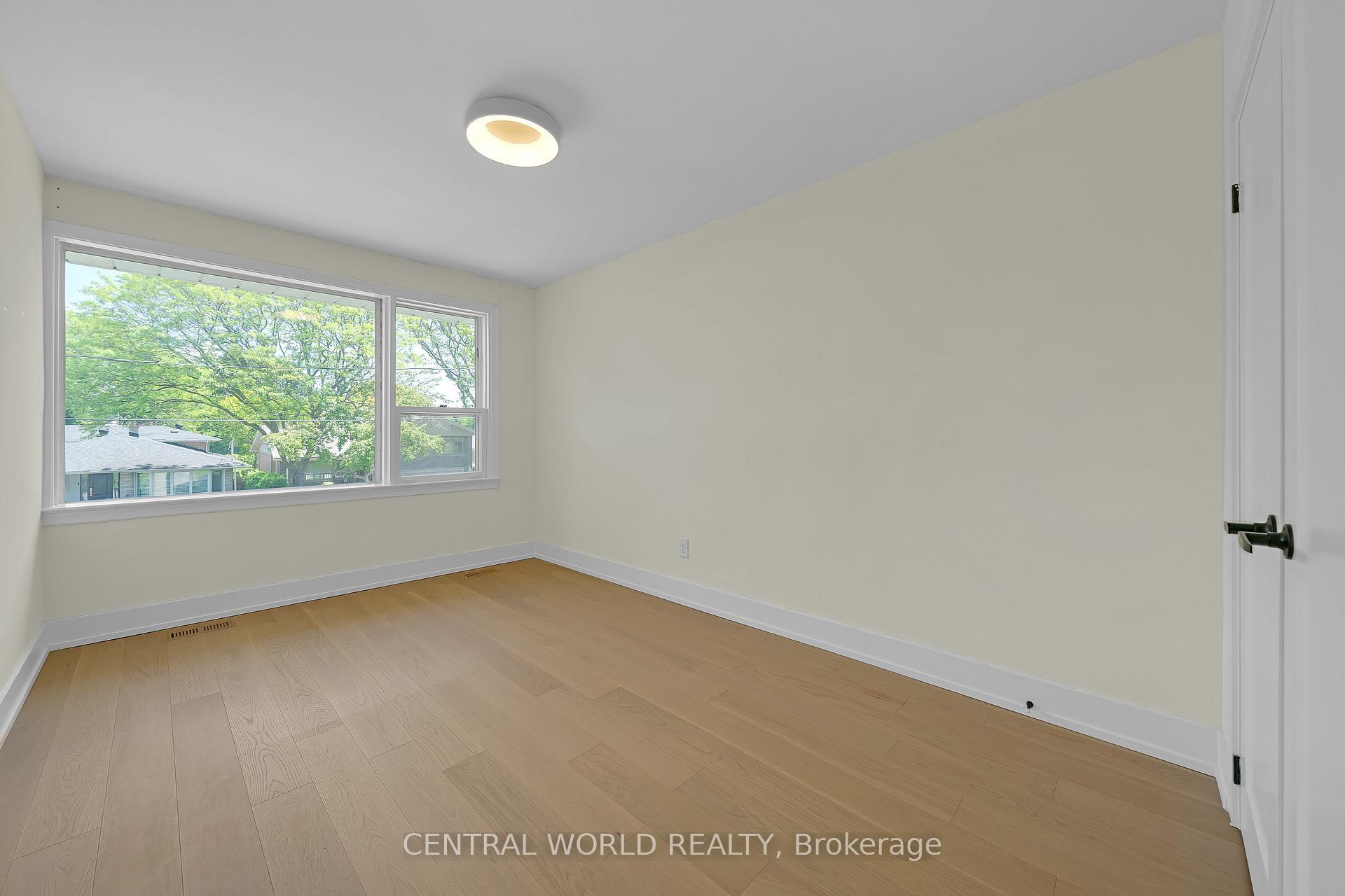 Photo 33 of 38 Denrock Drive, North York, Bayview Village — HOMEH