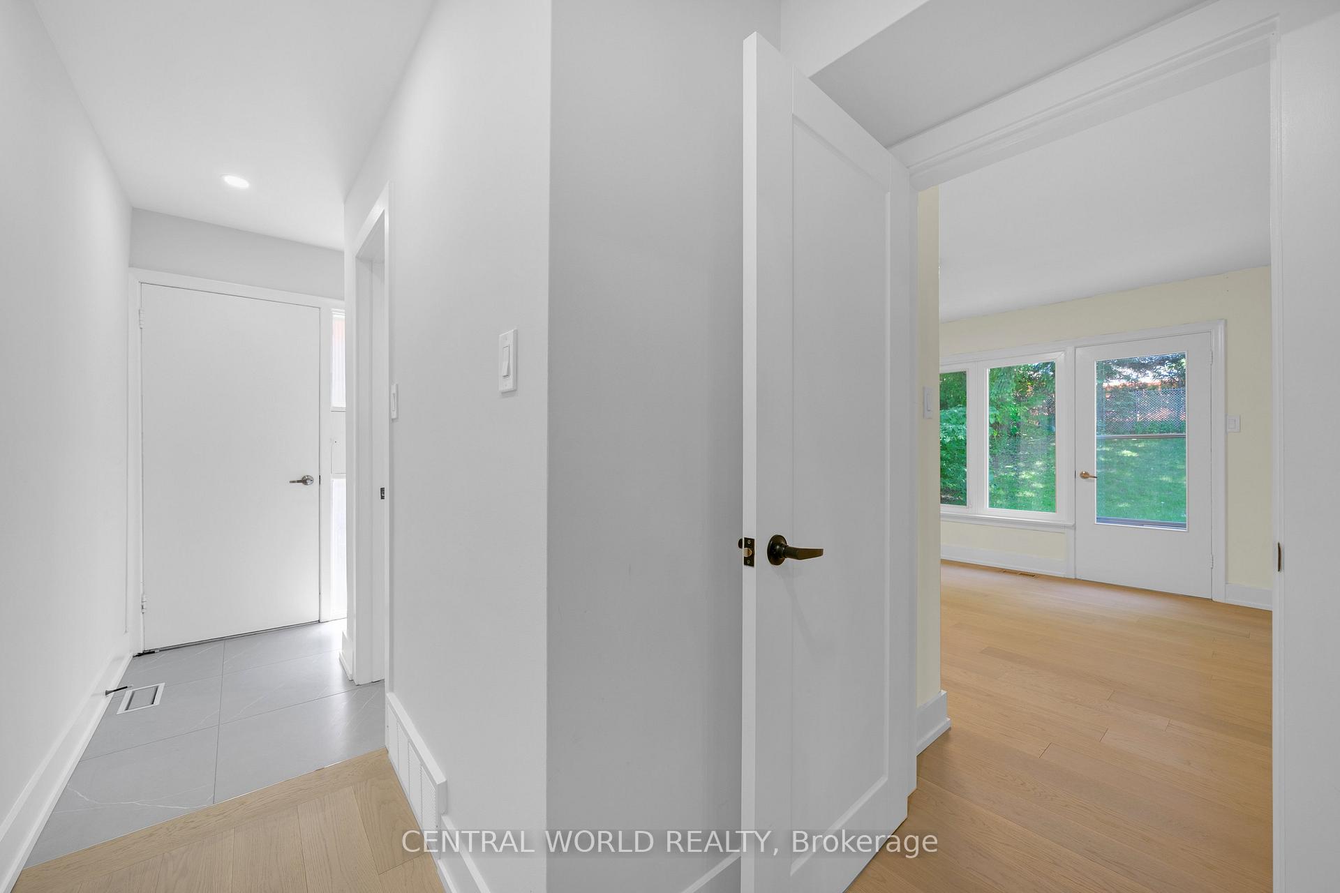 Photo 35 of 38 Denrock Drive, North York, Bayview Village — HOMEH