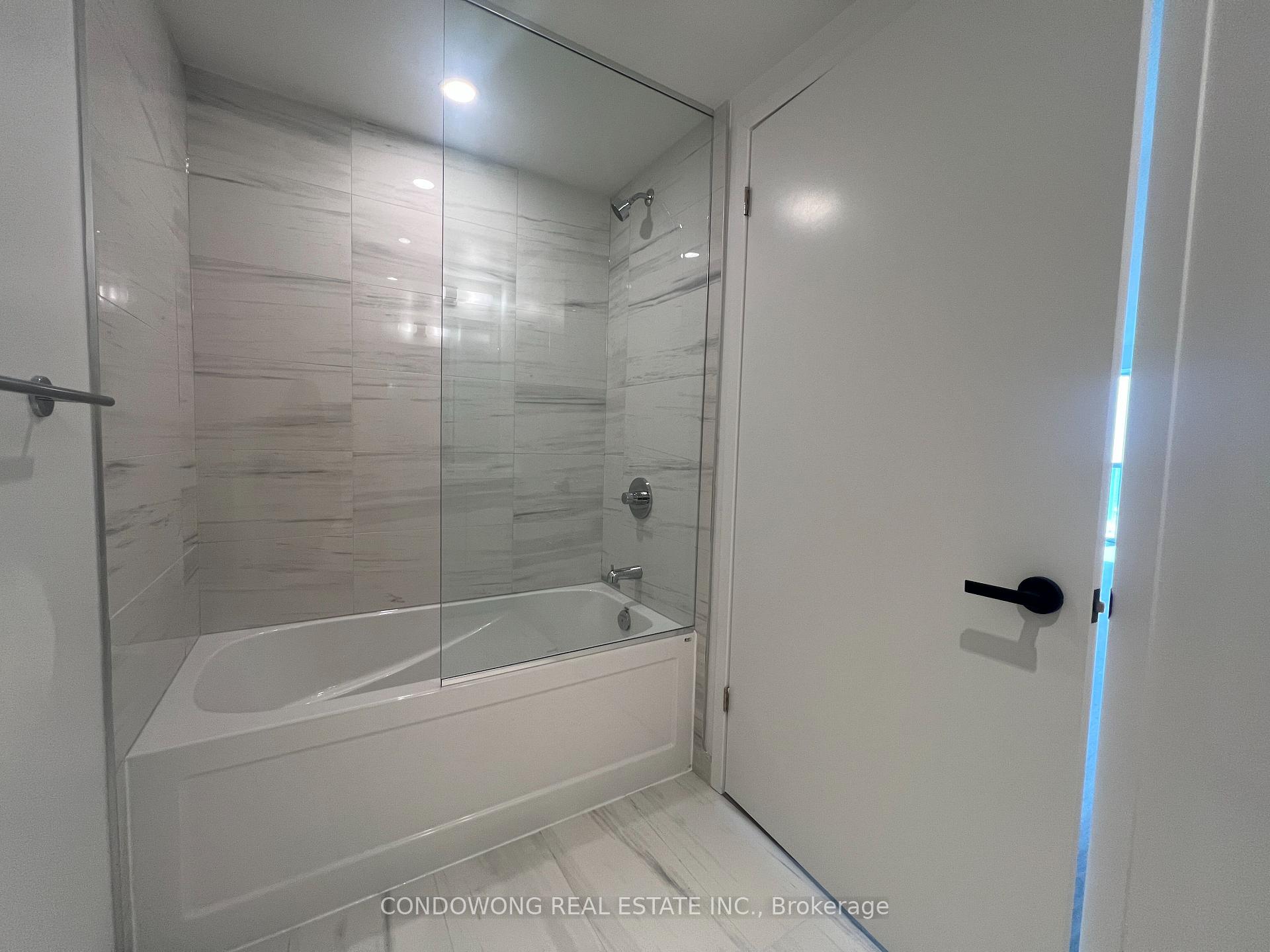 Photo 4 of Unit 4006, 195 Commerce Street, Vaughan, Concord — HOMEH