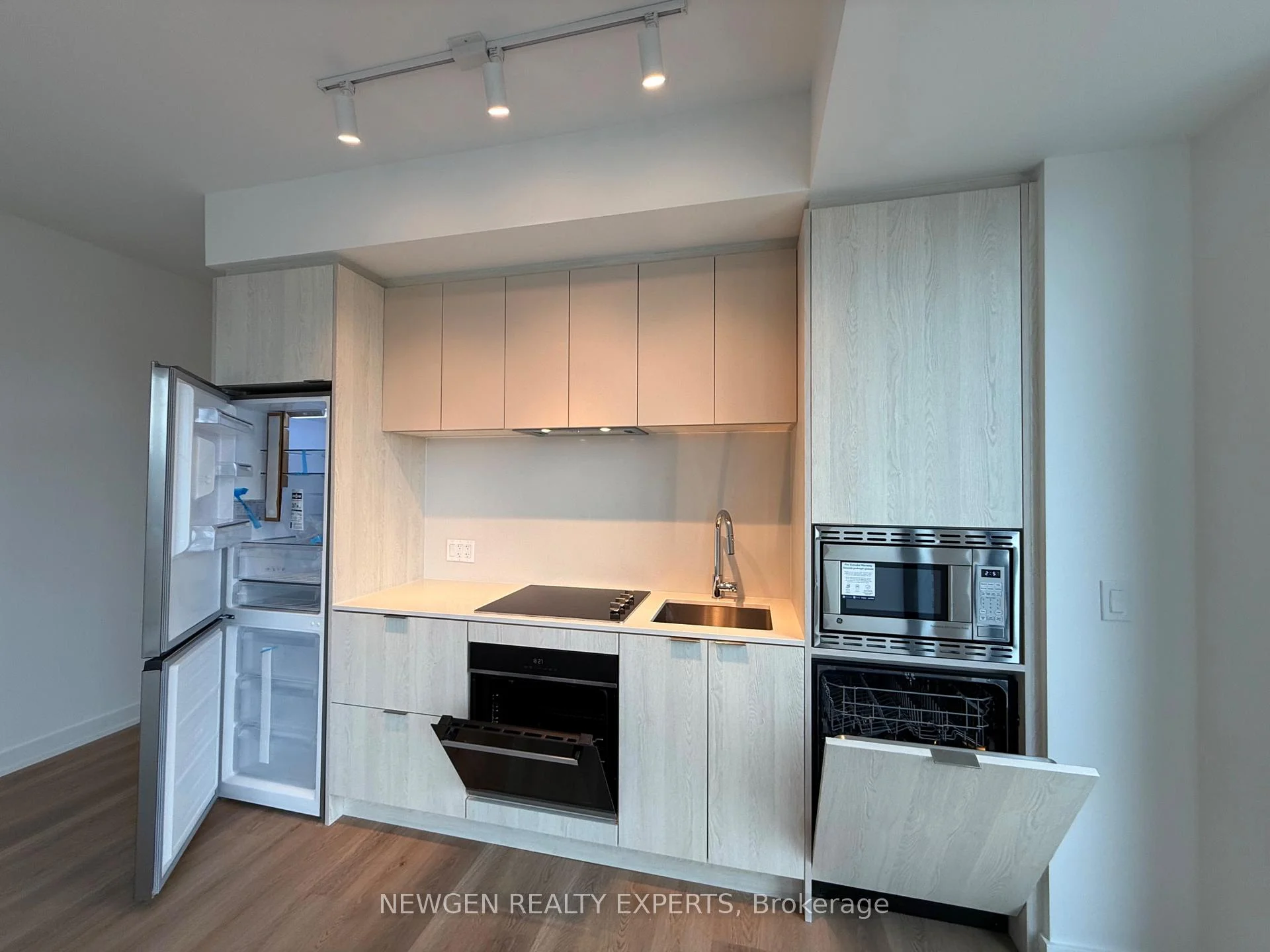 Photo 53 of Unit 716, 101 John Street N, Hamilton, Beasley — HOMEH