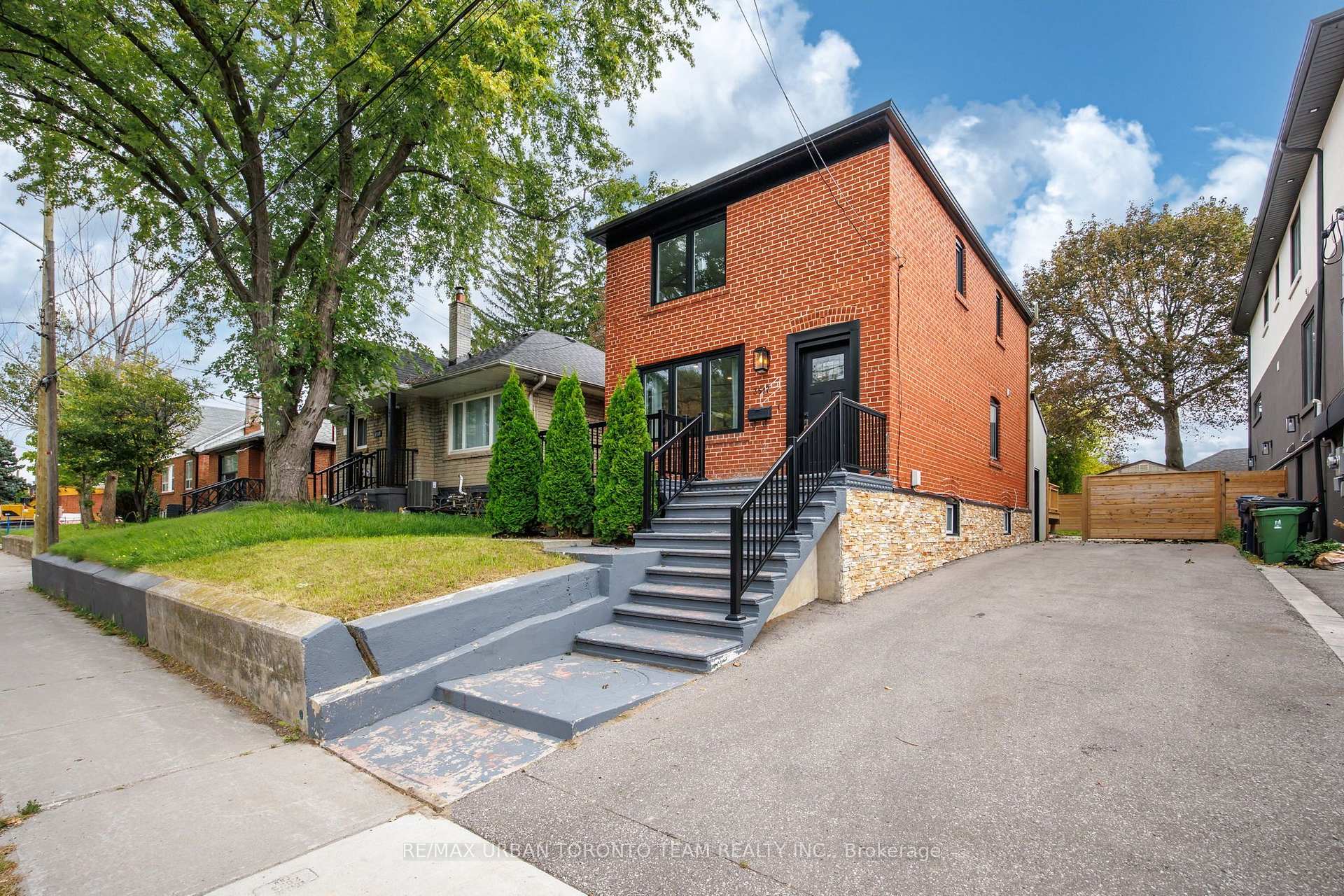 Photo of 3517 St Clair Avenue E