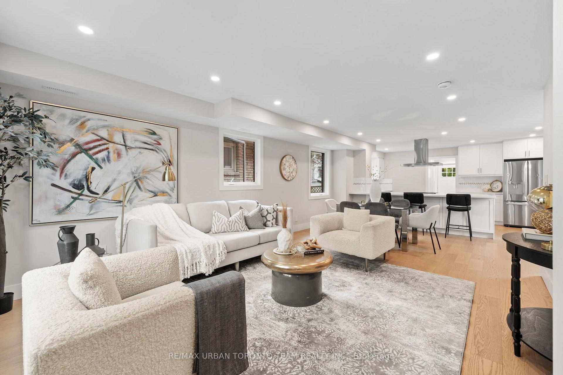 Photo 3 of 3517 St Clair Avenue E, Scarborough, Clairlea-Birchmount — HOMEH