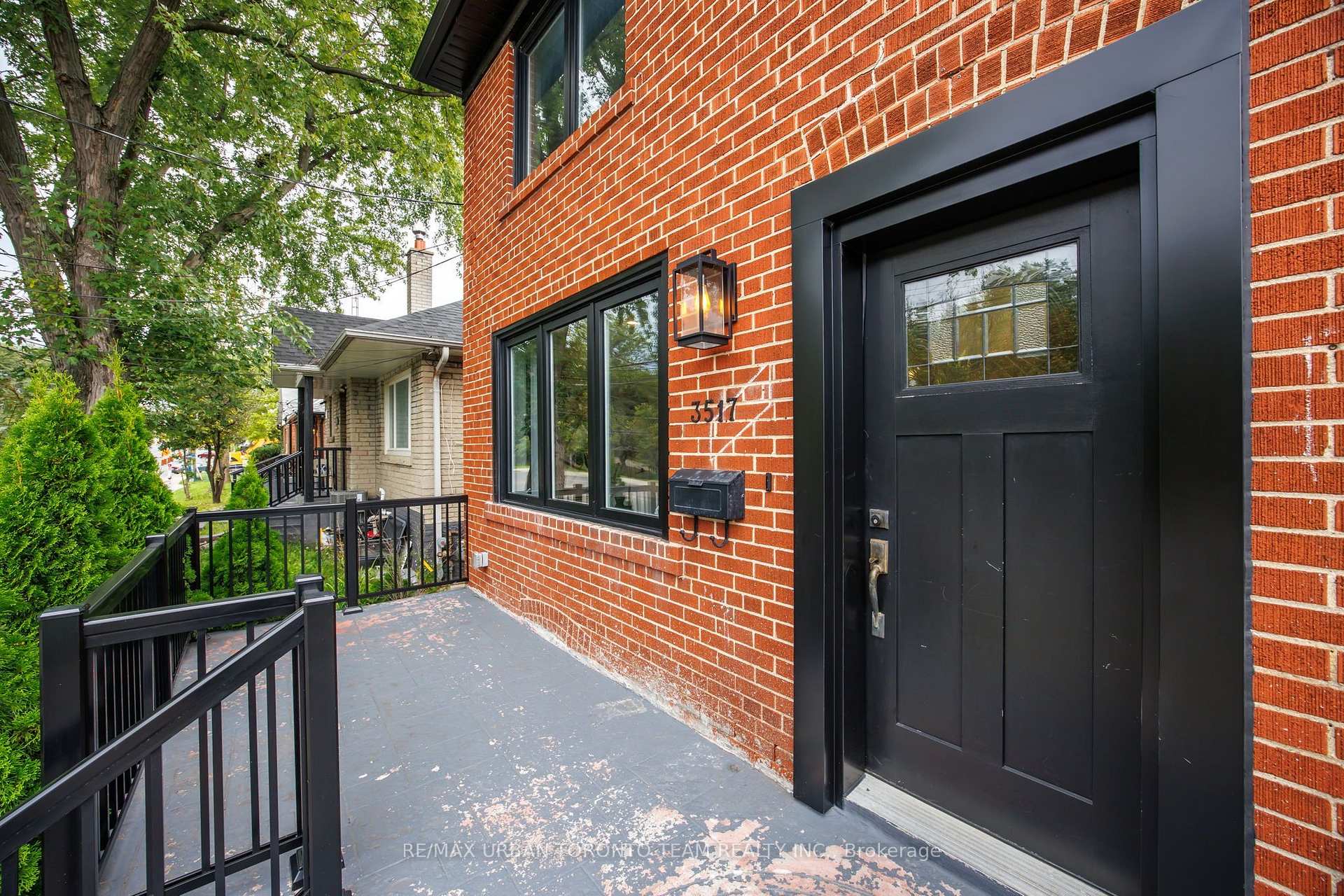 Photo 2 of 3517 St Clair Avenue E, Scarborough, Clairlea-Birchmount — HOMEH