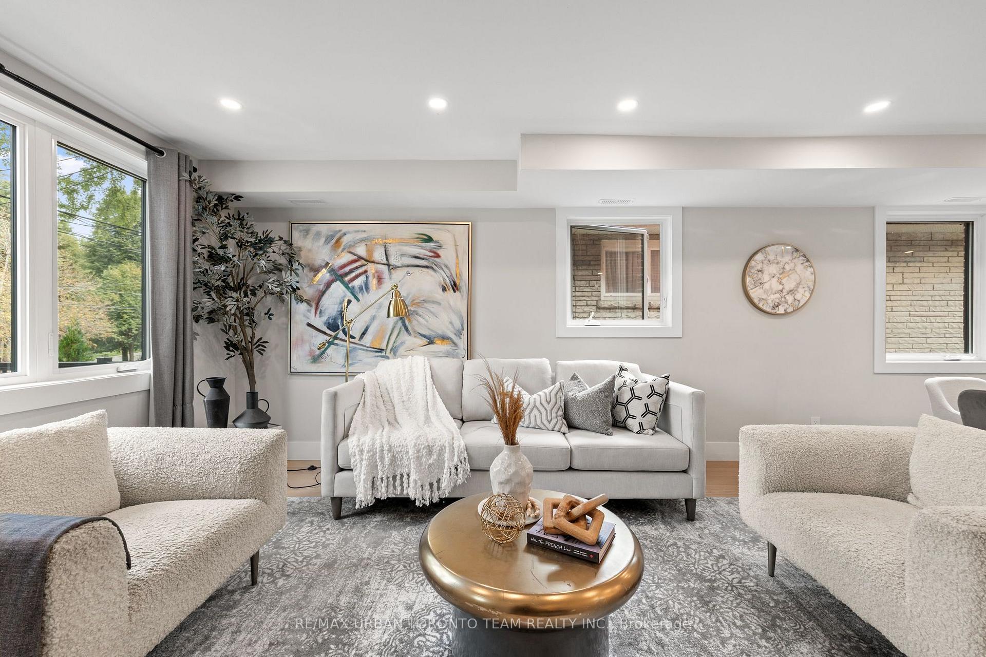 Photo 4 of 3517 St Clair Avenue E, Scarborough, Clairlea-Birchmount — HOMEH